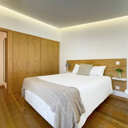 فيلة 2br River Historic Village