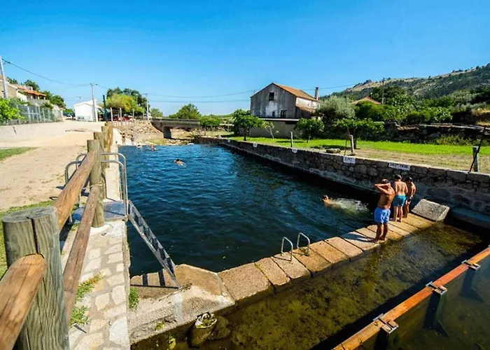 Вилла 2br River Historic Village *